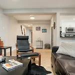 Hip 2Br In Downtown Mtl By Sonder
