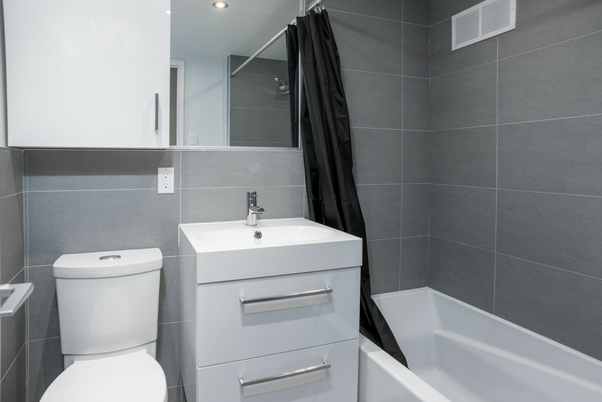 Hip 2br In Downtown Mtl By Sonder
